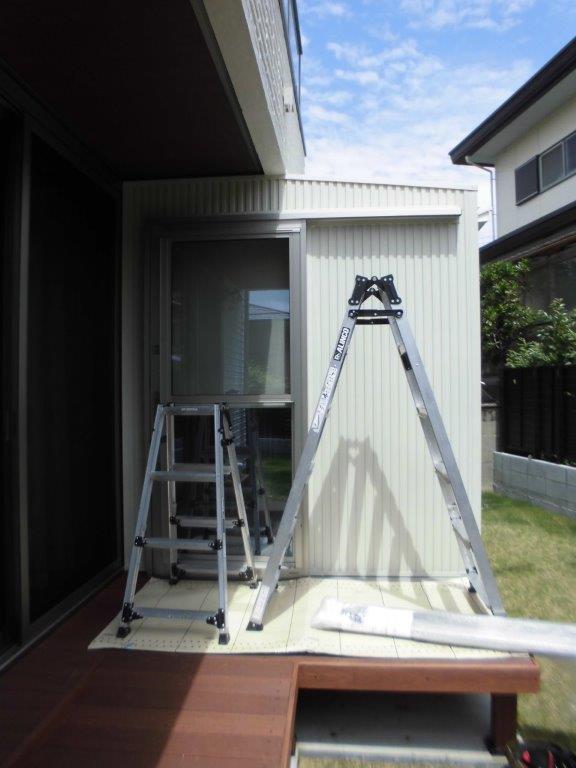吹田市 ご自宅、はなれ入口に雨除けのアルミ庇取付施工例です。 – 吹田市・豊中市|玄関・窓リフォーム・内窓取付|井上昇商店|