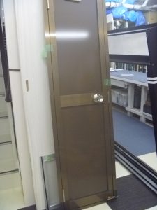 LIXILﾛﾝｶﾗｰｶﾞﾗｽドア