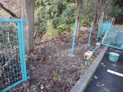 JFE建材　ニューメッシュフェンス　施工中