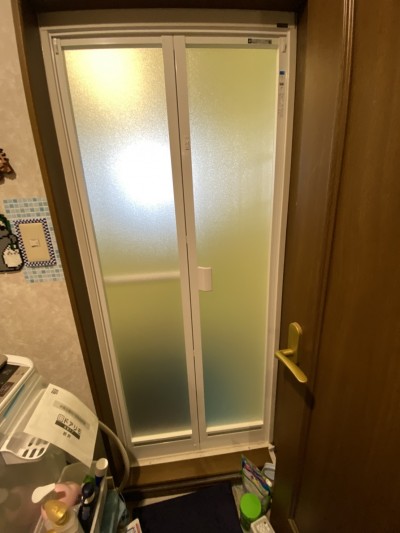 浴室折れ戸　取替　ＹＫＫ　ＡＰサニーセーフⅡ施工後