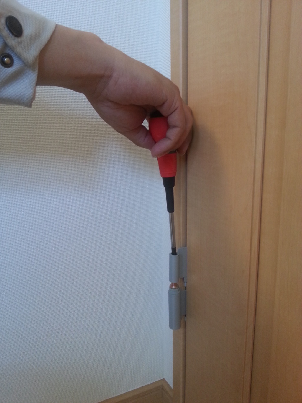 丁番　上下調整