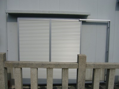 後付雨戸取付後