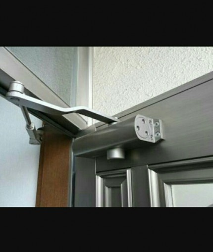 ドアクローザー