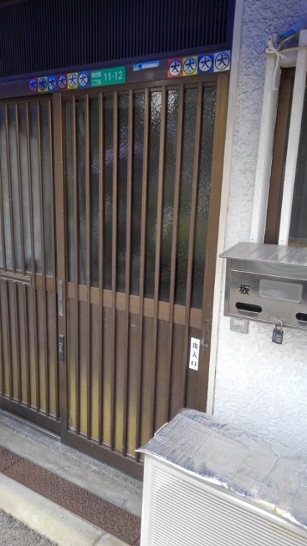 玄関ガラス割れ替え