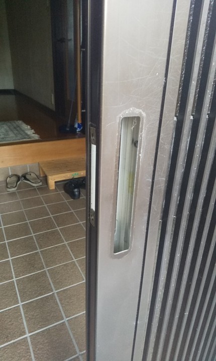 玄関引き戸錠