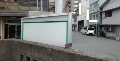 掲示板裏面張替済