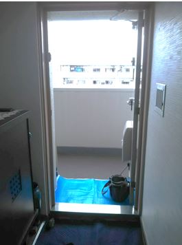 中折れ網戸取付前