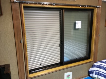 雨戸サッシ　シャッターサッシ