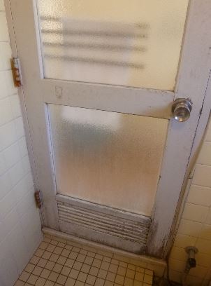 浴室ドア