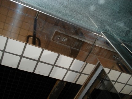 扉上　ヒンジ交換