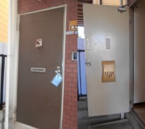 アパート玄関ドアLXIL