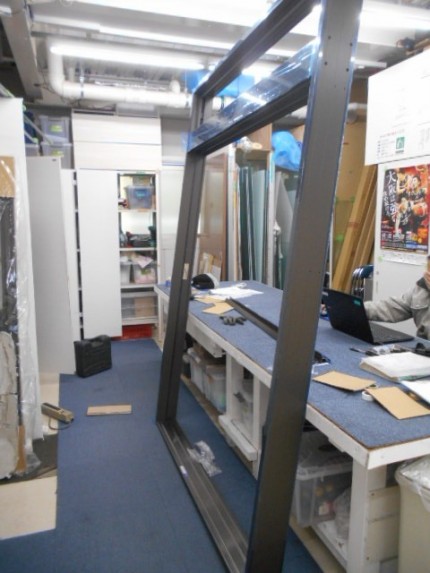 玄関枠組み立て