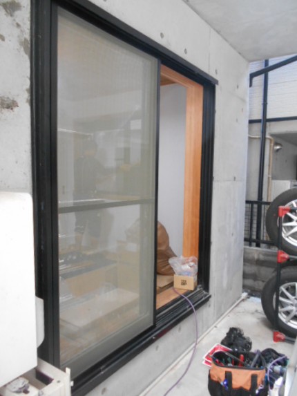 壁付けシャッター②