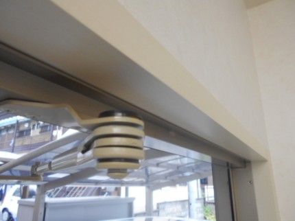 収納網戸　ドアクローザー