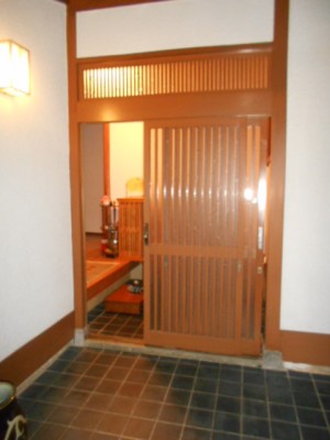 木製玄関