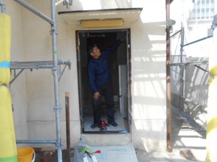 勝手口　カバー工事