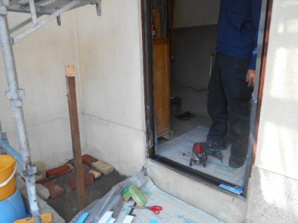 勝手口　カバー工事