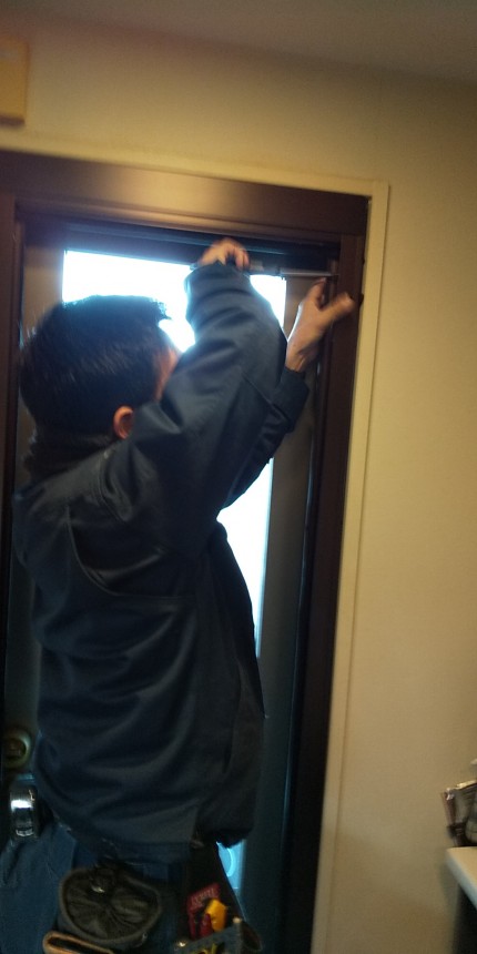 中折れ網戸枠取付