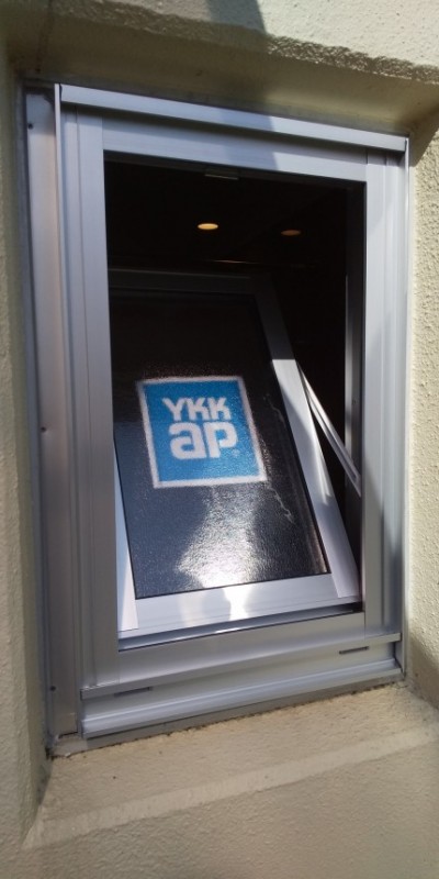 浴室内倒し窓　施工後