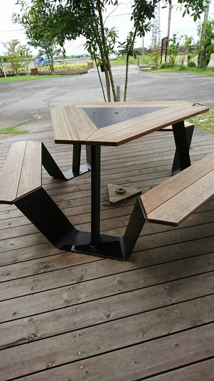 ガーデンテーブル２