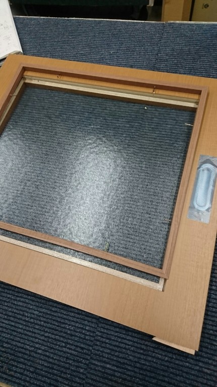 引戸ガラス入り