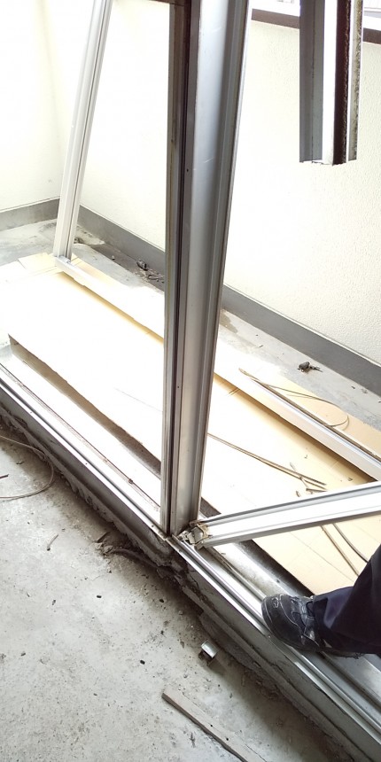 マンション　窓　施工中2
