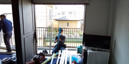 掃き出し窓　施工中1