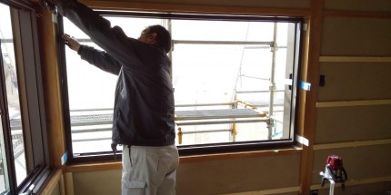 サッシ　カバー工事　施工中3