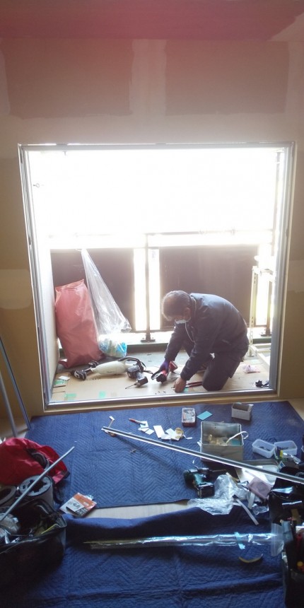 掃き出し窓　カバー工事　施工中