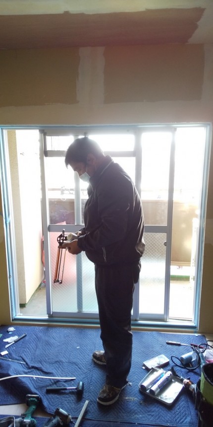 掃き出し窓　カバー工事　施工中3