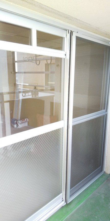 掃き出し窓　カバー工事　施工中4