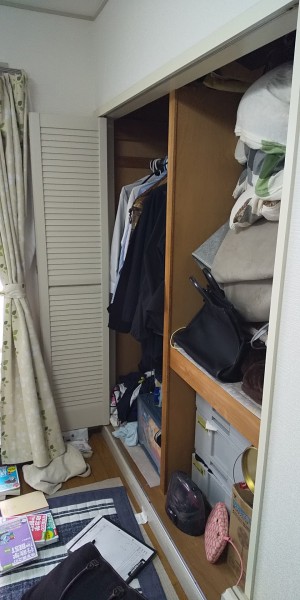 クローゼット折れ戸　施工前