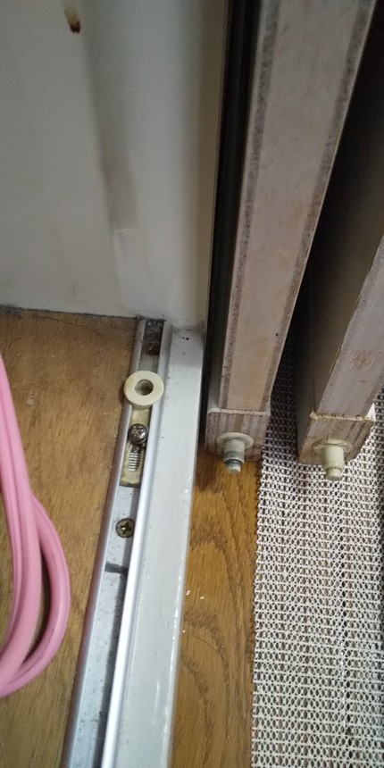 折れ戸　下レール