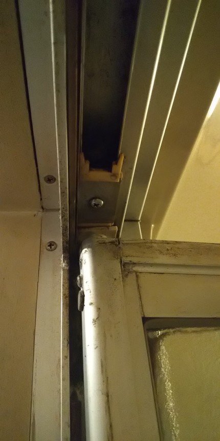 浴室折れ戸　施工前2