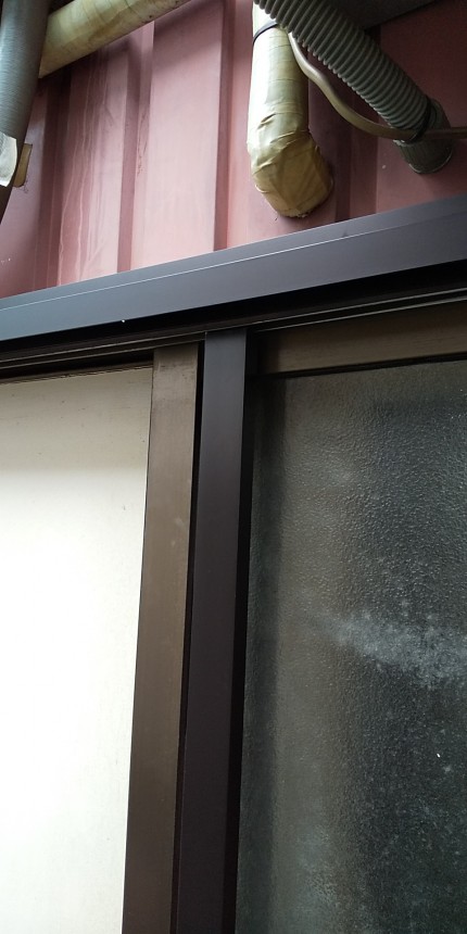 片引き戸　網戸　施工中3