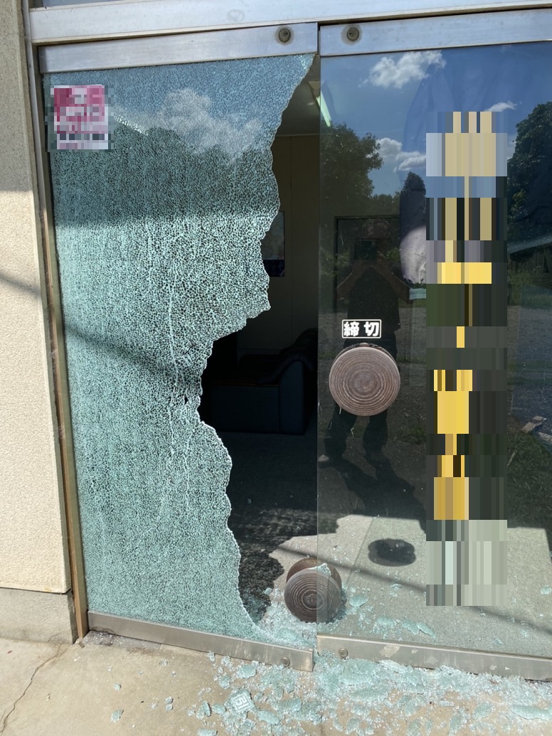 事務所ドアカバー工事１