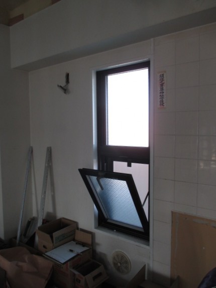 内倒し、Ｆｉｘ窓