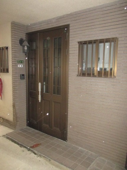 アウトセット玄関引き戸