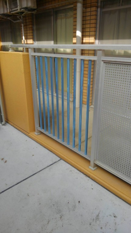 アルミ手摺格子