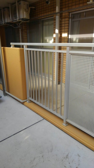 アルミ手摺格子