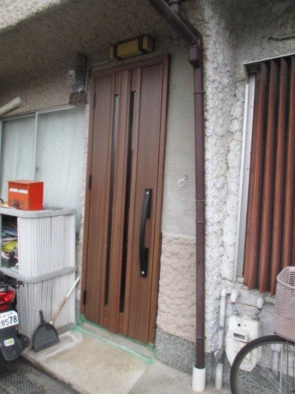 玄関ドア　施工後