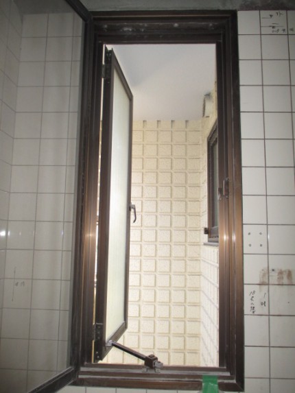 縦スベリ窓