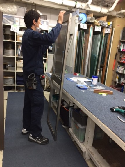 ロンカラーガラスドア