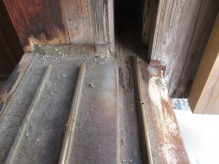 木製雨戸　レール