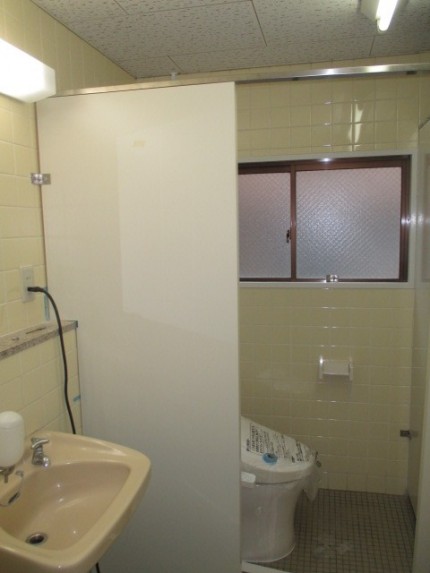 トイレブース取り付けしました