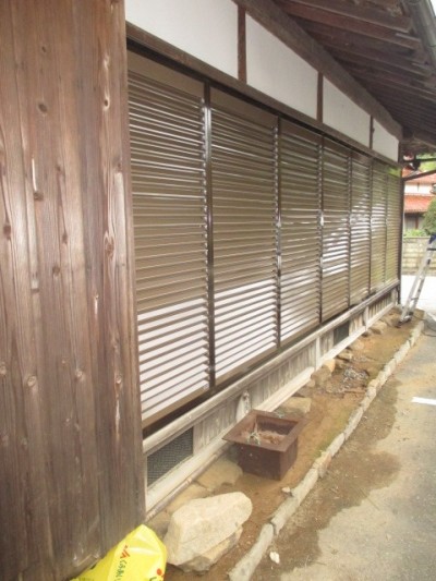 アルミ雨戸完成