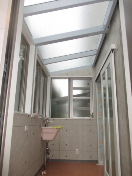 １階　テラスルーム　屋根ガラス