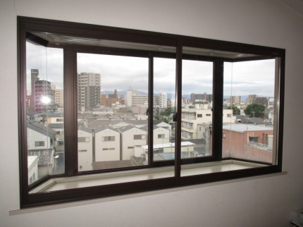 出窓に内窓取付後