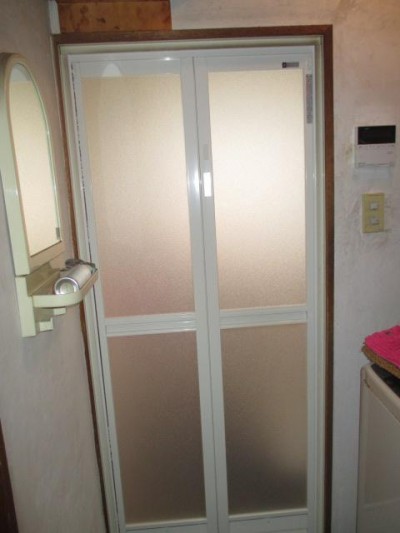 中折浴室ﾄﾞｱ施工後