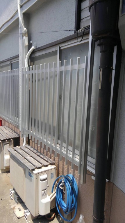 縦面格子　ﾎﾟｰﾙ付